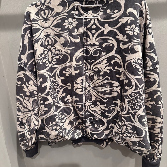 We The Free Printed Bubble Up Pullover - Picture 8 of 9